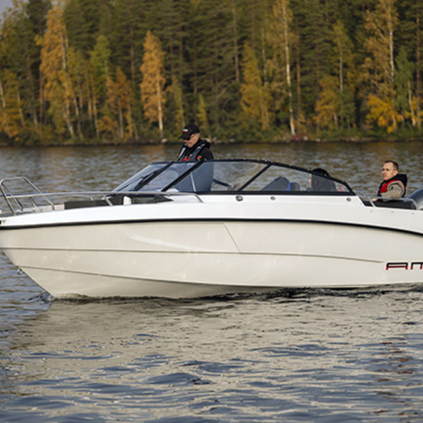 Bow rider AMT 210 BR 1