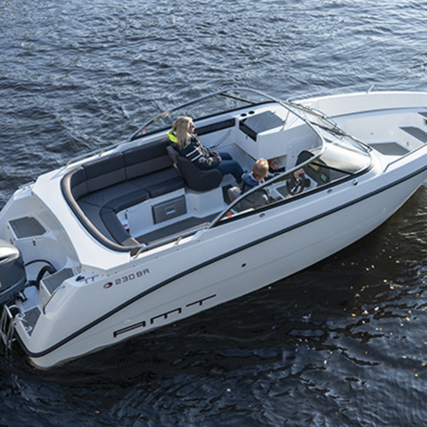Bow rider AMT 230 BR 1